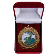 Знак За экспедицию на остров Врангеля (муляж) в бархатистом футляре