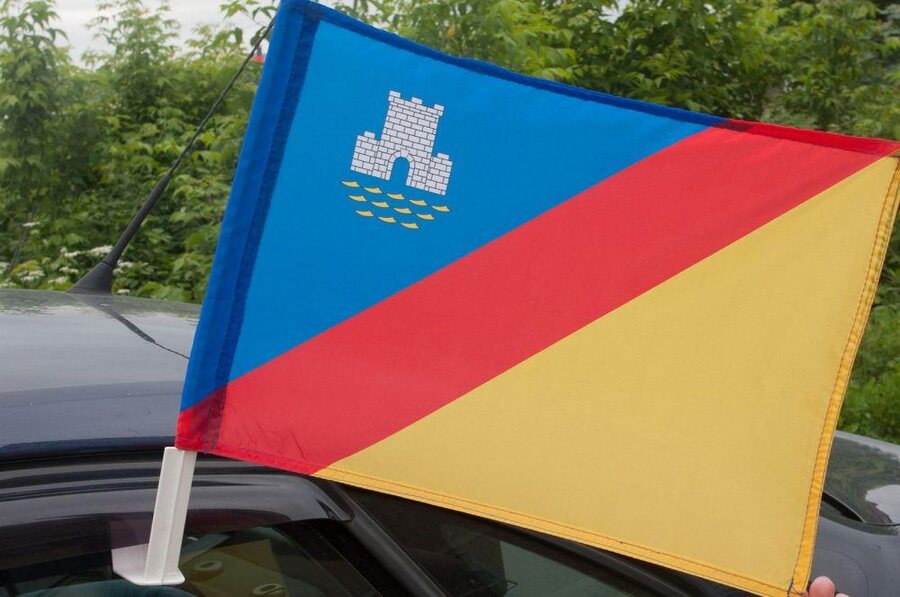 Флаг на машину с кронштейном Алушты