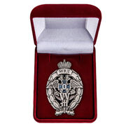 Знак в бархатистом футляре Лучший участковый уполномоченный полиции