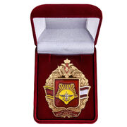 Знак За службу на Дальнем Востоке в бархатистом футляре