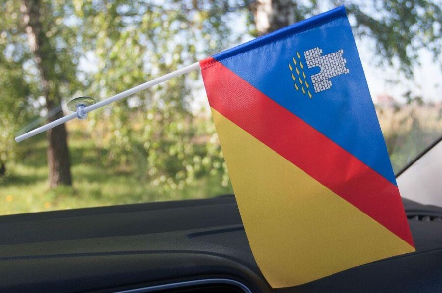 Флажок в машину с присоской Алушта