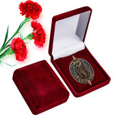 Почетный знак в бархатистом футляре ВЧК-ГПУ (к 15-летию)