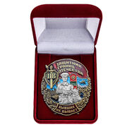 Знак Защитник границ Отечества в бархатистом футляре