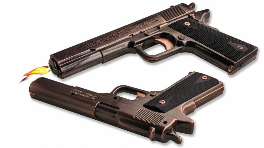 Пистолет зажигалка Mauser на подставке