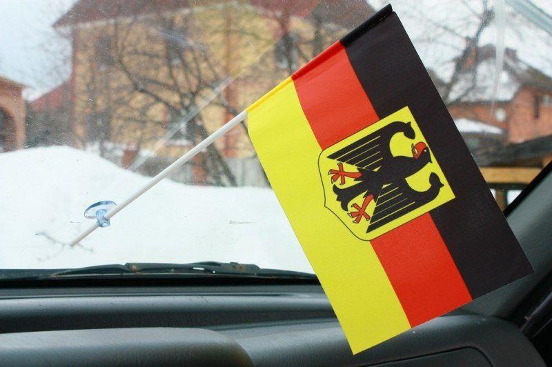 Флажок в машину с присоской Германия