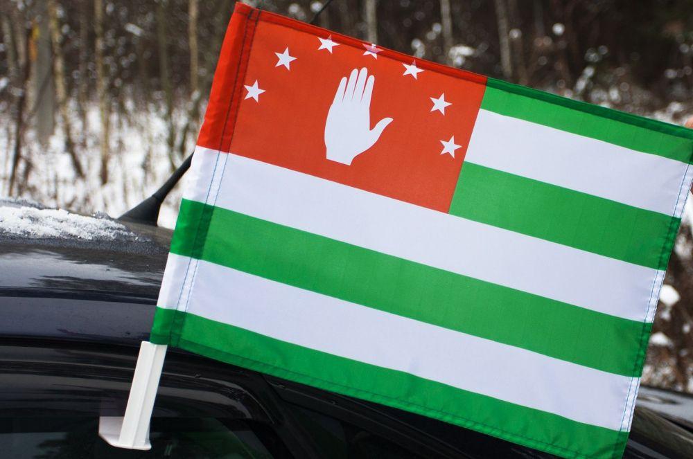 Флаг на машину с кронштейном Абхазии