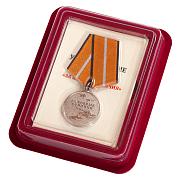 Медаль За боевые отличия в наградной коробке с удостоверением в комплекте