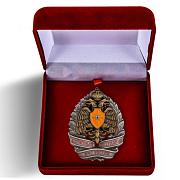 Знак в бархатистом футляре Почетный сотрудник МЧС России