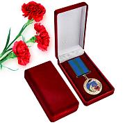 Медаль в бархатистом футляре Нагрудный знак Жена десантника