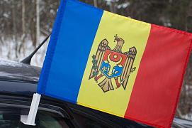 Флаг на машину с кронштейном Молдова